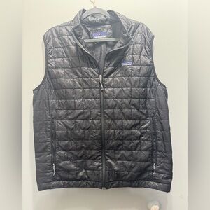 Patagonia Men's black Quilted Vest